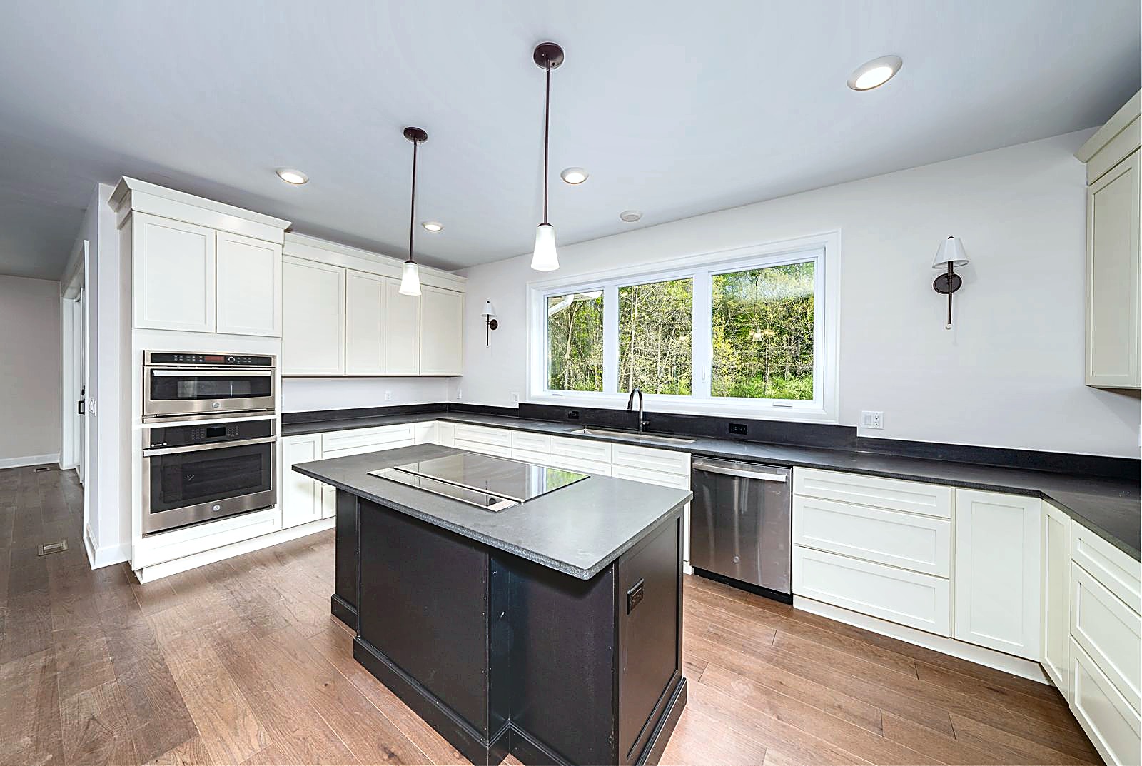 Kitchen island detail